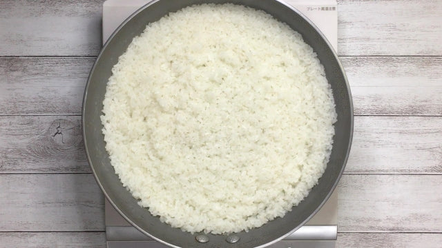 フライパンでも美味しい白米を炊く方法｜注意点からアレンジレシピまで紹介